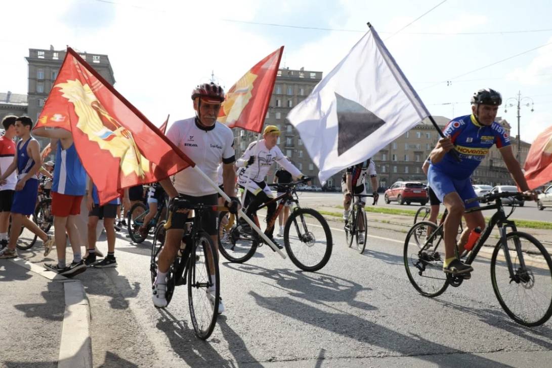 От первого паровоза до монумента «Тыл - фронту» | Фотография 2