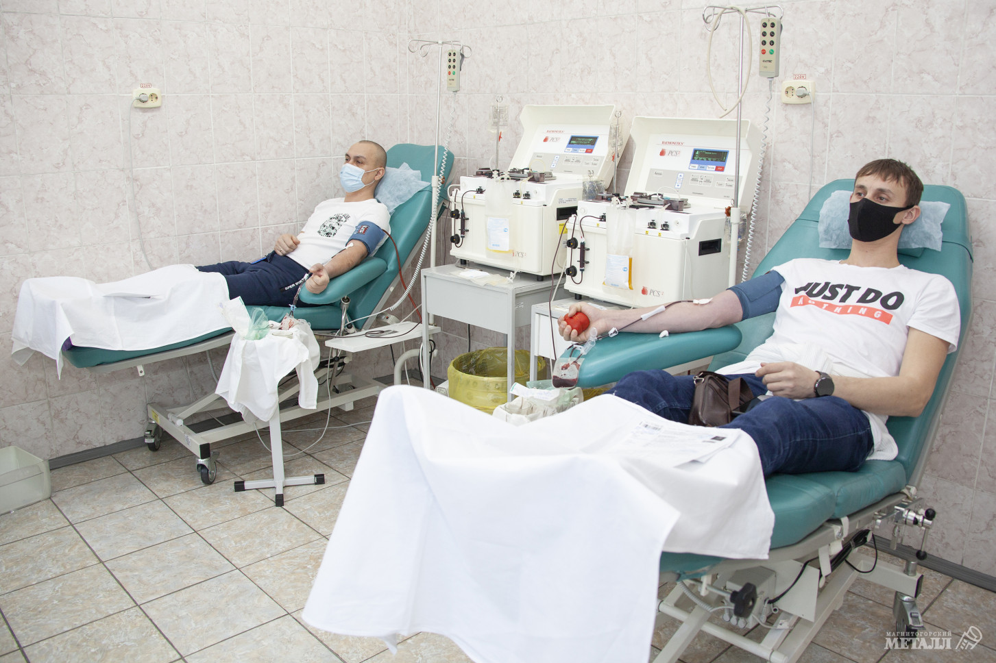 Донорство крови – это своего рода волонтёрство, при котором человек безвозмездно отдаёт частичку себя, чтобы помочь другому.<br />
(фото 13)