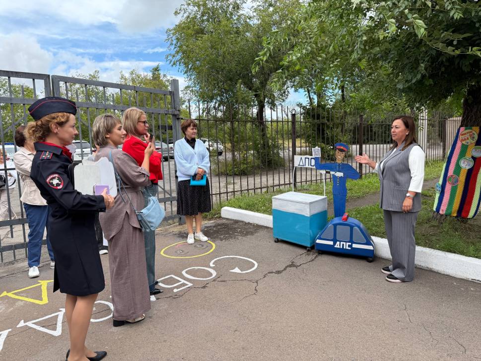 Безопасность на дорогах начинается с детства | Фотография 1