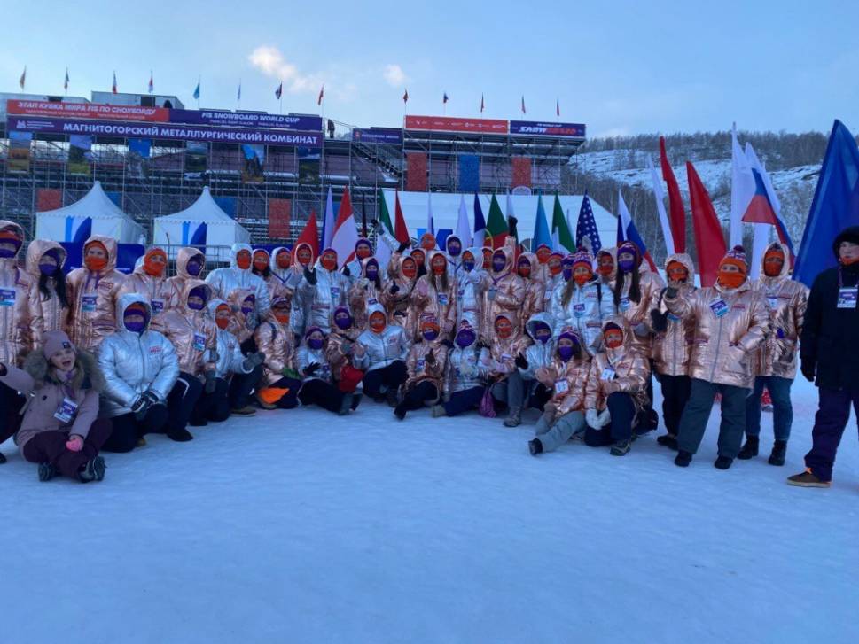 На этапы Кубка мира по сноуборду на Банное объявлен старт набора волонтеров | Фотография 1