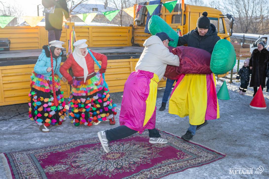 Песни, конкурсы, блины… | Фотография 24