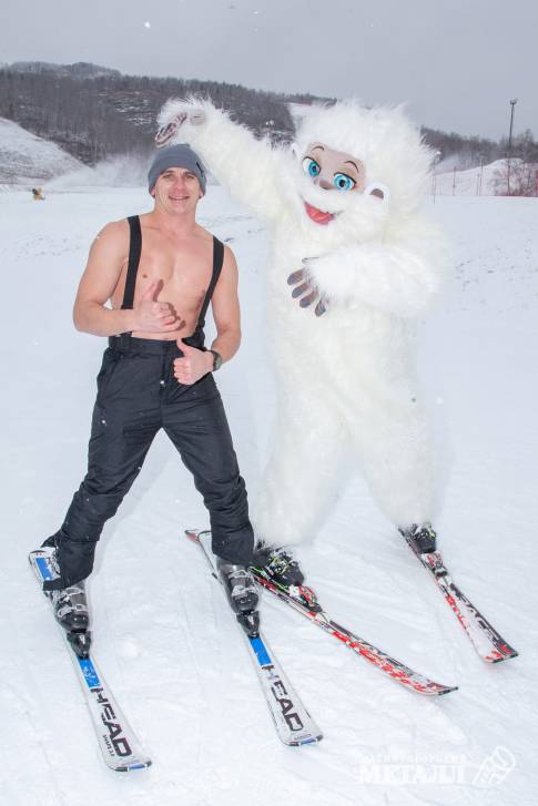 Йети мчится по склону | Фотография 28