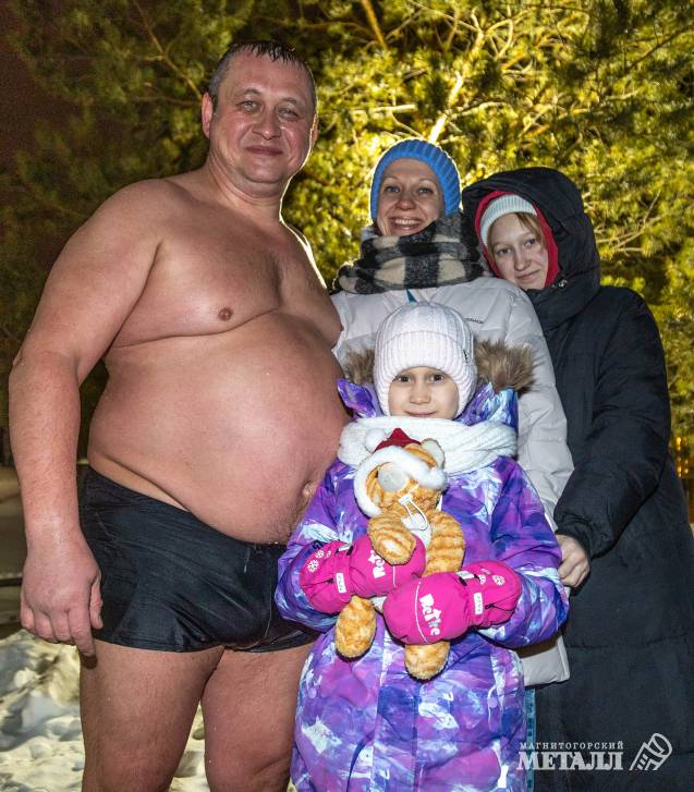 Андрей Сухомут с семьей