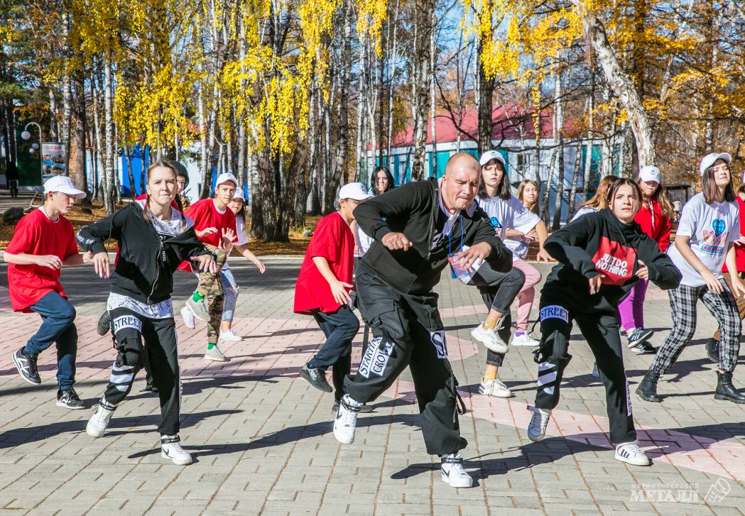 Масштабный образовательный форум, прошедший в детском загородном комплексе «Абзаково», принял 150 магнитогорских подростков от 13 до 16 лет.<br />
(фото 17)