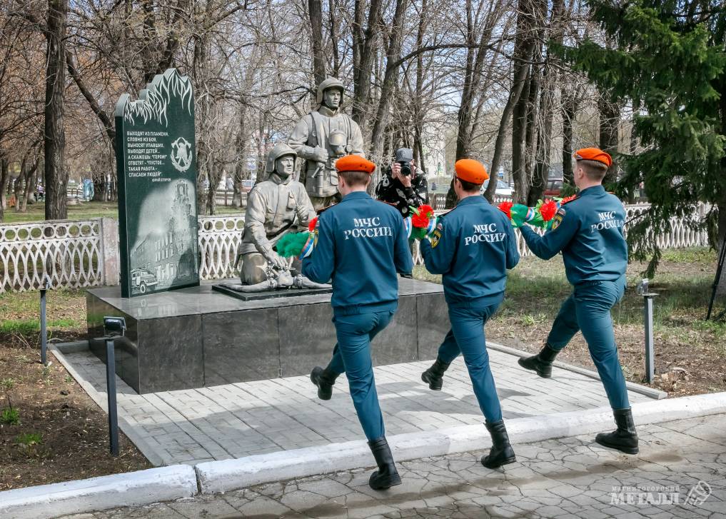 Служба МЧС отмечает профессиональный праздник: 30 апреля исполняется 373 года со дня основания пожарной охраны России.(фото 11)