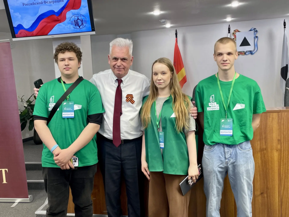 Внимание, работают волонтёры! | Фотография 1