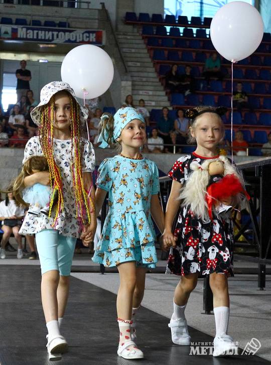 В Магнитогорске прошёл традиционный международный фестиваль моды и музыки «Половодье».<br />
(фото 25)