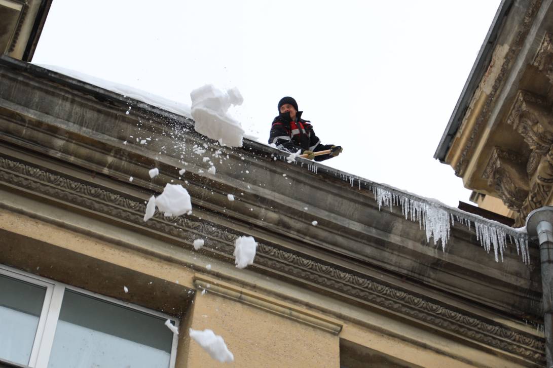 Крыши чистят ежедневно | Фотография 1