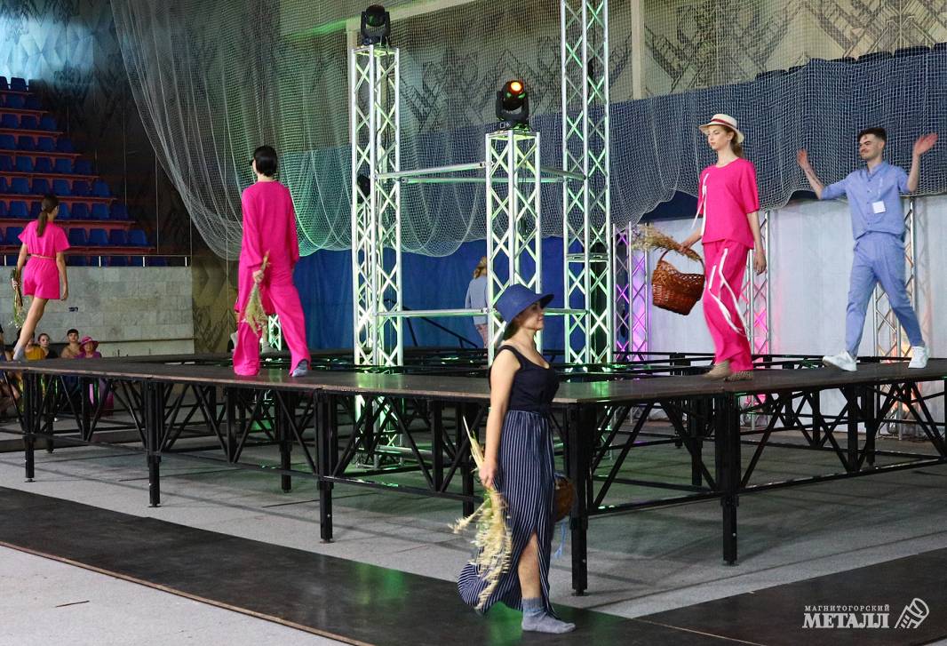 В Магнитогорске прошёл традиционный международный фестиваль моды и музыки «Половодье».<br />
(фото 1)