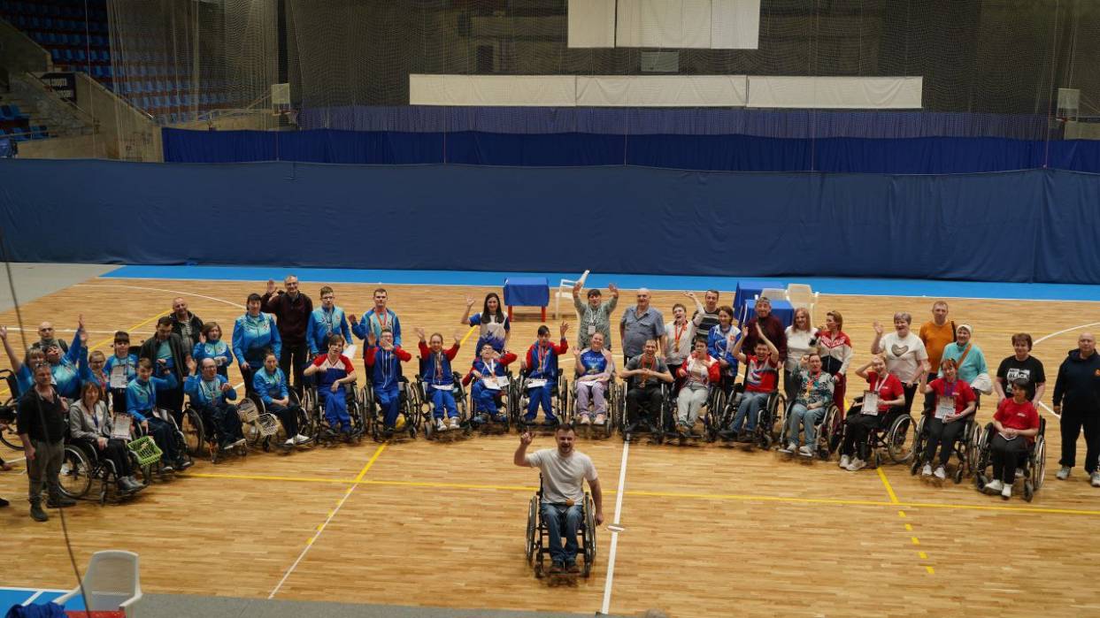 Участники соревнований по бочча Участники соревнований по бочча