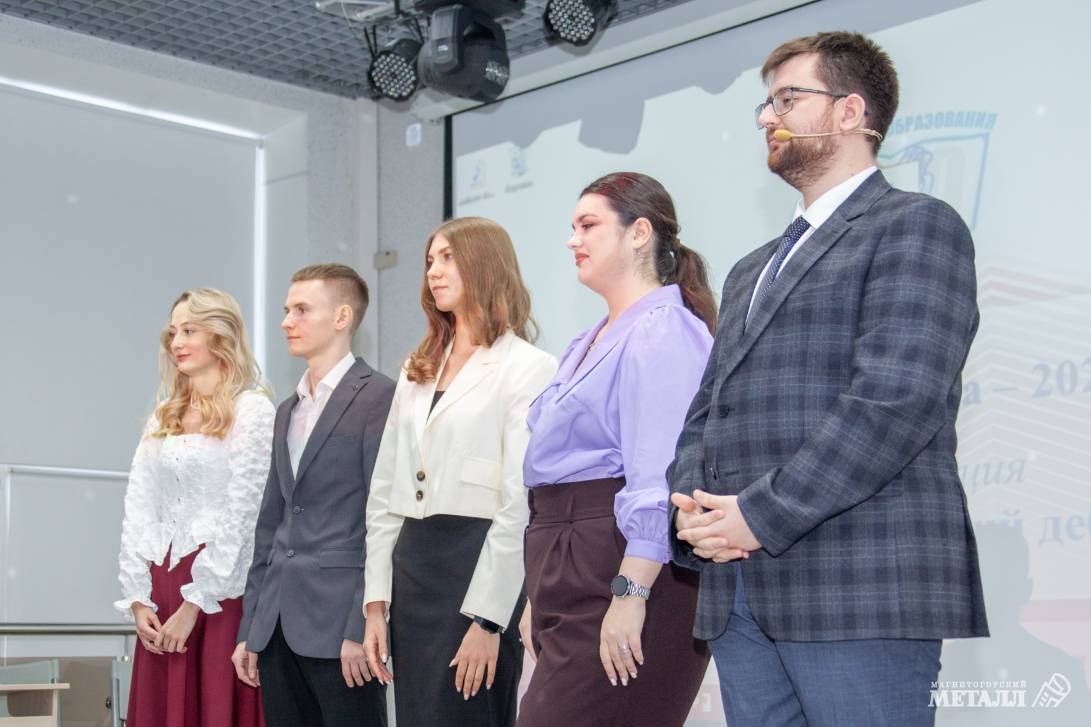 слева направо Виктория Плеханова, Александр Каргин, Анастасия Мусатова, Мария Чуманская, Антон Сальников