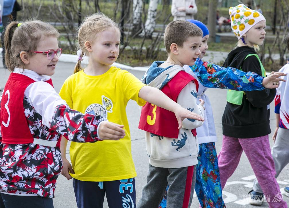 Второй год подряд сразу 400 ребятишек стали участниками детского этапа эстафеты на Кубок «Магнитогорского металла». И все – получили медали.(фото 31)