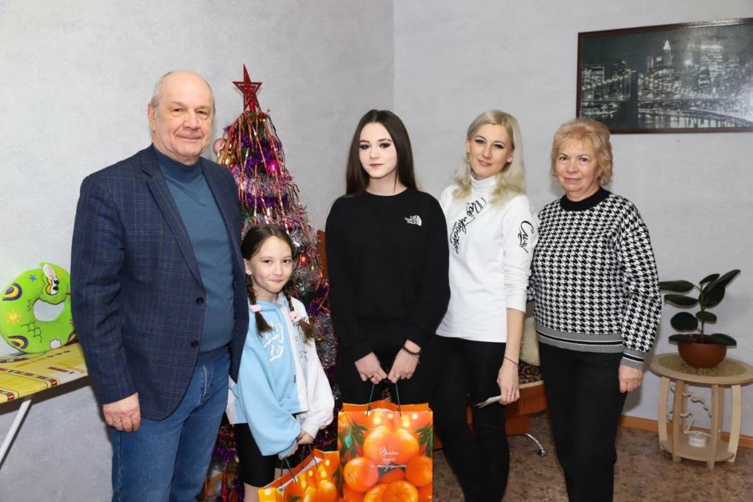 Юрий Демчук, Аделина, Алина, Татьяна Бикмурзины, Алла Тепикина