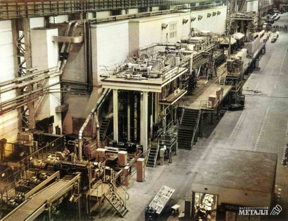 Монтаж оборудования в ЛПЦ-6, 1973 год