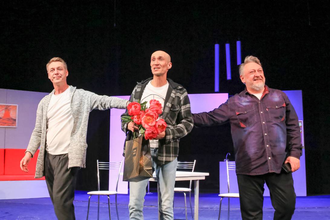 «Наши жёны» (16+)