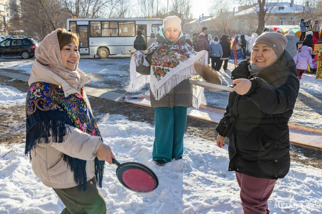 Песни, конкурсы, блины… | Фотография 28