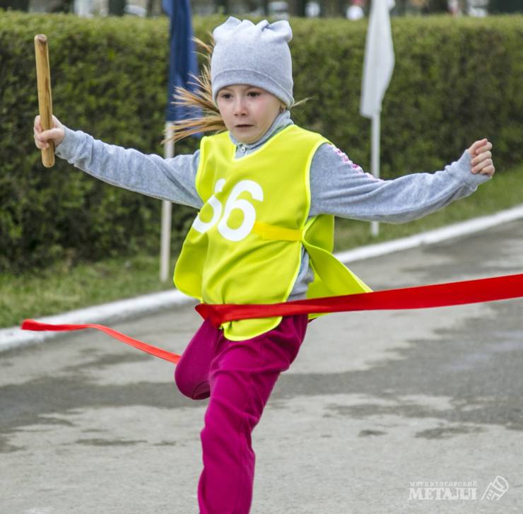 Второй год подряд сразу 400 ребятишек стали участниками детского этапа эстафеты на Кубок «Магнитогорского металла». И все – получили медали.(фото 15)