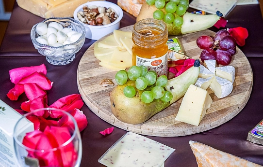 Люди любят сыр