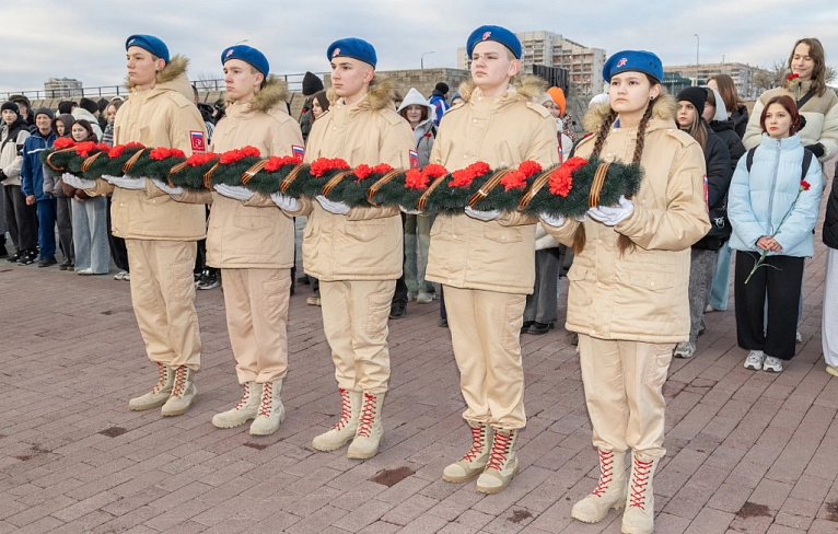 Подвиг твой бессмертен…