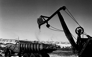 Строительство города. 1960 год Строительство города. 1960 год