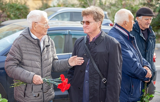 Честно жил, честно работал