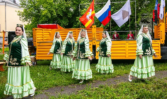 Песни, танцы и рыцарские бои