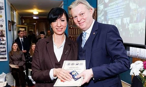 За высокий профессионализм