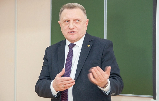 Студентам – опыт, школам – помощь