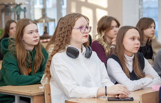 Студентам – опыт, школам – помощь