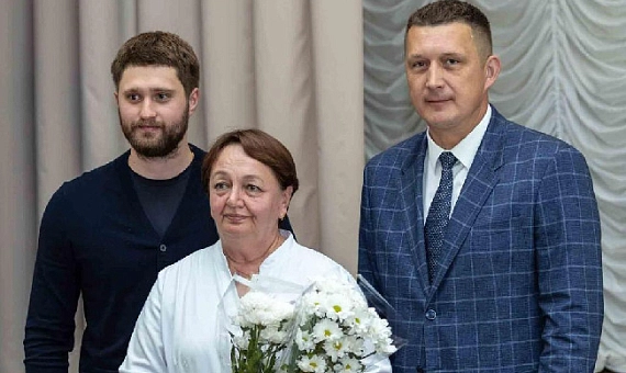 Дарить частицу себя