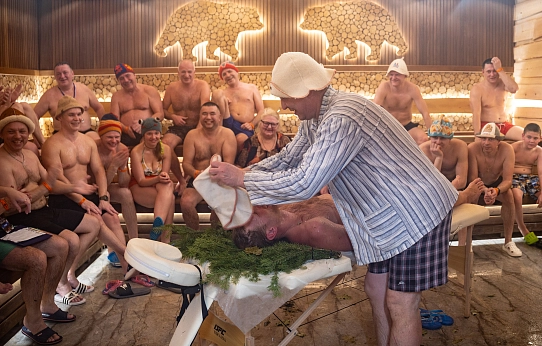 Древнее искусство  в современных декорациях