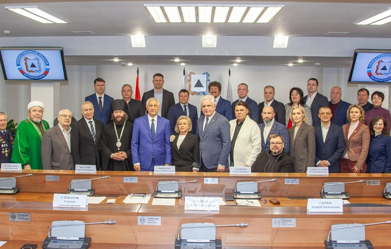 Команда общественников приступила к работе