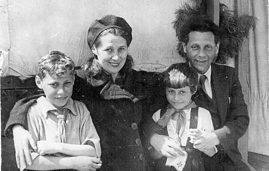 На сцене – молодость