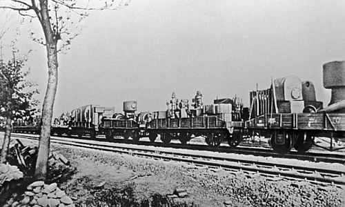 Белый хлеб, компот и рыба