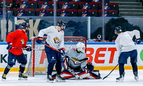 Восточная классика: противостояние и подарки болельщикам