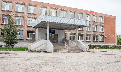 Под опекой 51 школа