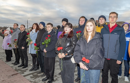 Подвиг твой бессмертен…