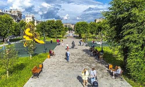 Магнитка движется вперёд