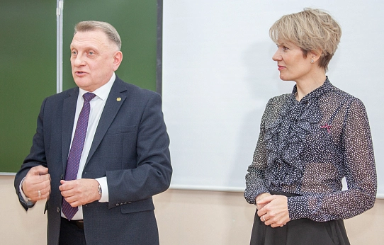 Студентам – опыт, школам – помощь