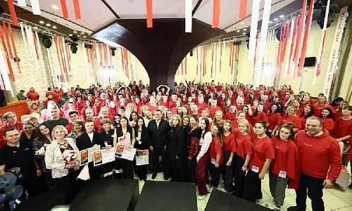 Губернатор наградил волонтёров 