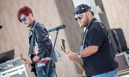 Хардкор, поп-рок и немного блюза 