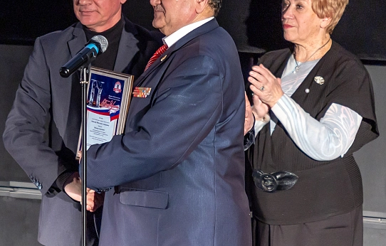 Встретиться, поговорить, обняться…