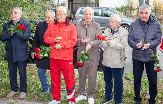 Честно жил, честно работал