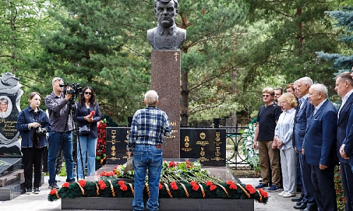 Памяти народного директора