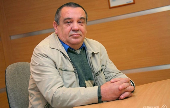 «И ты летел, как птица, над Россией…»