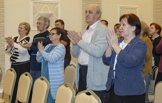 Большая семья добровольцев