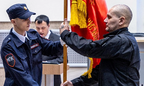 Из одного сукна спецовка и шинель