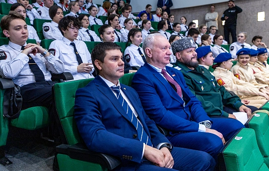 Из одного сукна спецовка и шинель