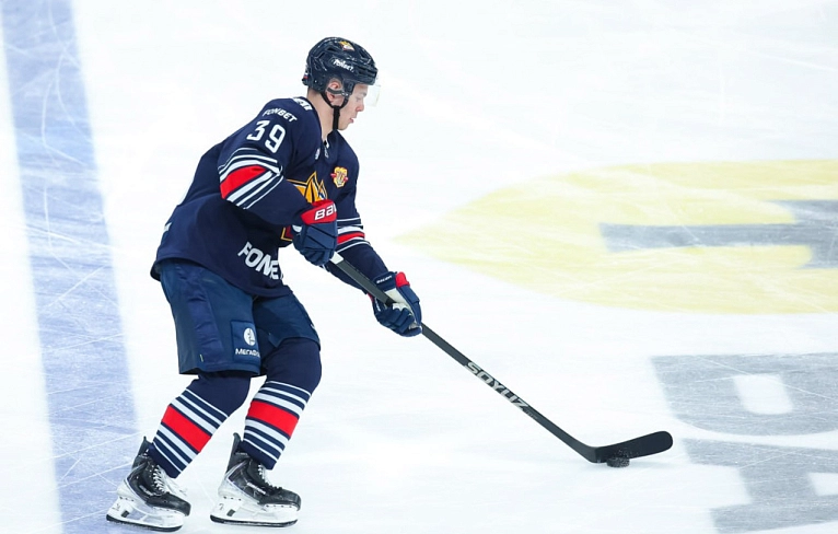 Лидер несёт потери